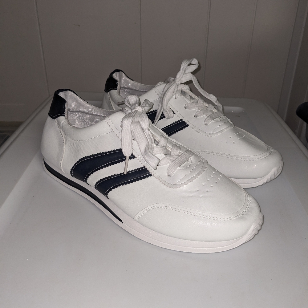 Men's White and Black Sneakers 43 New